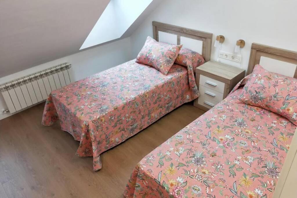Precioso Atico En El Centro De Cangas De Onis Apartamento Exterior foto
