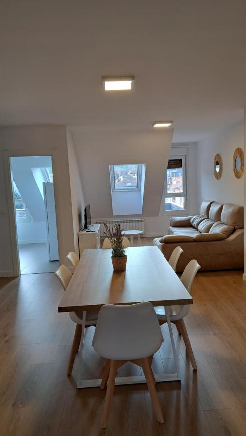 Precioso Atico En El Centro De Cangas De Onis Apartamento Exterior foto