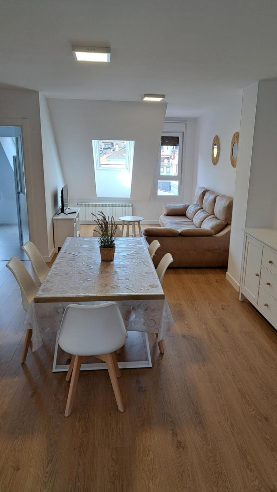Precioso Atico En El Centro De Cangas De Onis Apartamento Exterior foto